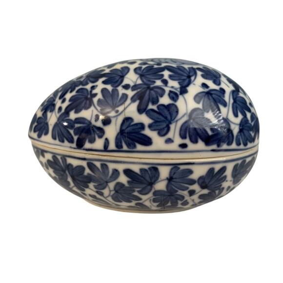 Porcelain Egg Trinket Box Dish Hand Painted Blue White Lotus Flower Asian Taiwan - Picture 3 of 11